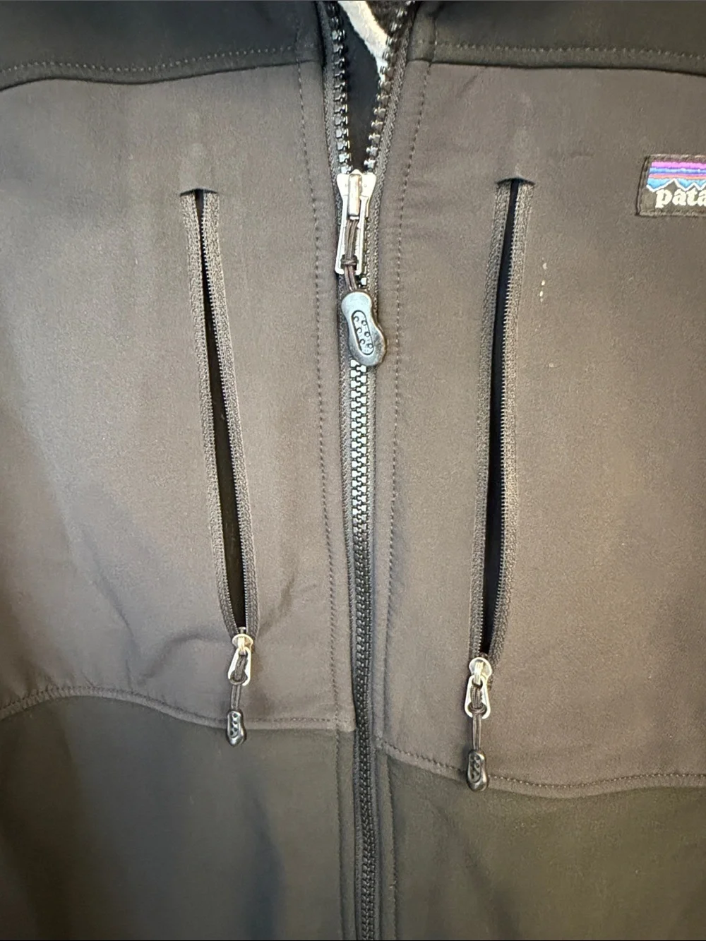 Patagonia Men's Two-Tone Black and Gray Softshell Jacket